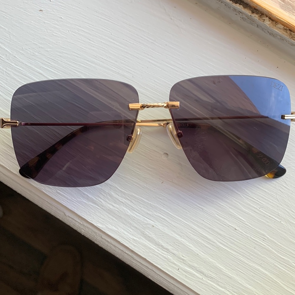 Dezi sunglasses 2000’s